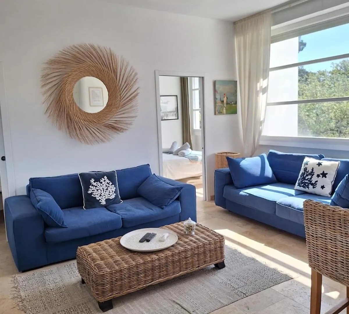 Appartement Standing, Vue Golfe Avec Parking Gratuit contacts