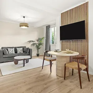 200m à Pied Place Des Lices Avec Parking Appartement